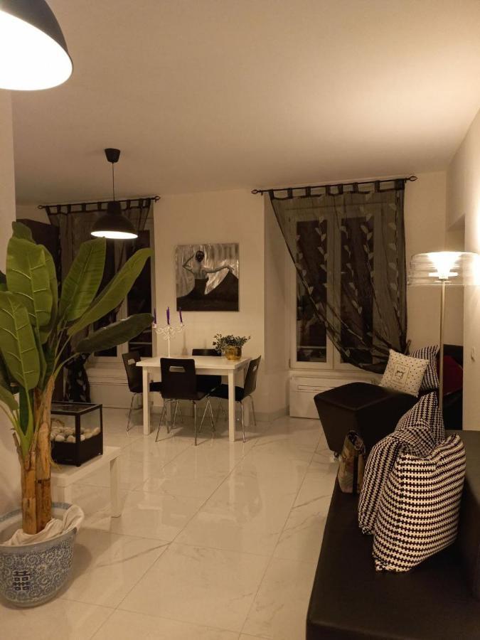 Violet Apartment Como Exterior photo